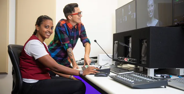 CQ University students using digital technology